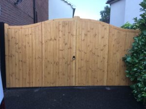 Arched top solid gates