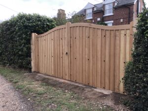 Arched top gates